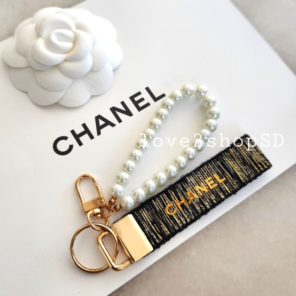 Chanel Charm Key Chain Key Ring Charm Holder Gold Black Keychain BRAND NEW - Picture 5 of 5